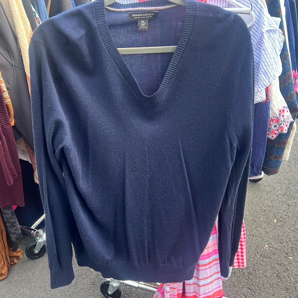 Men’s VNeck Banana Republic Sweater